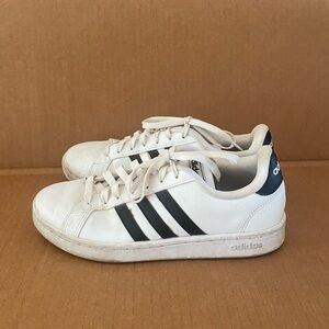 Adidas Grand Court 2.0 Three Stripe White Black Low Sneakers | Women's US 8